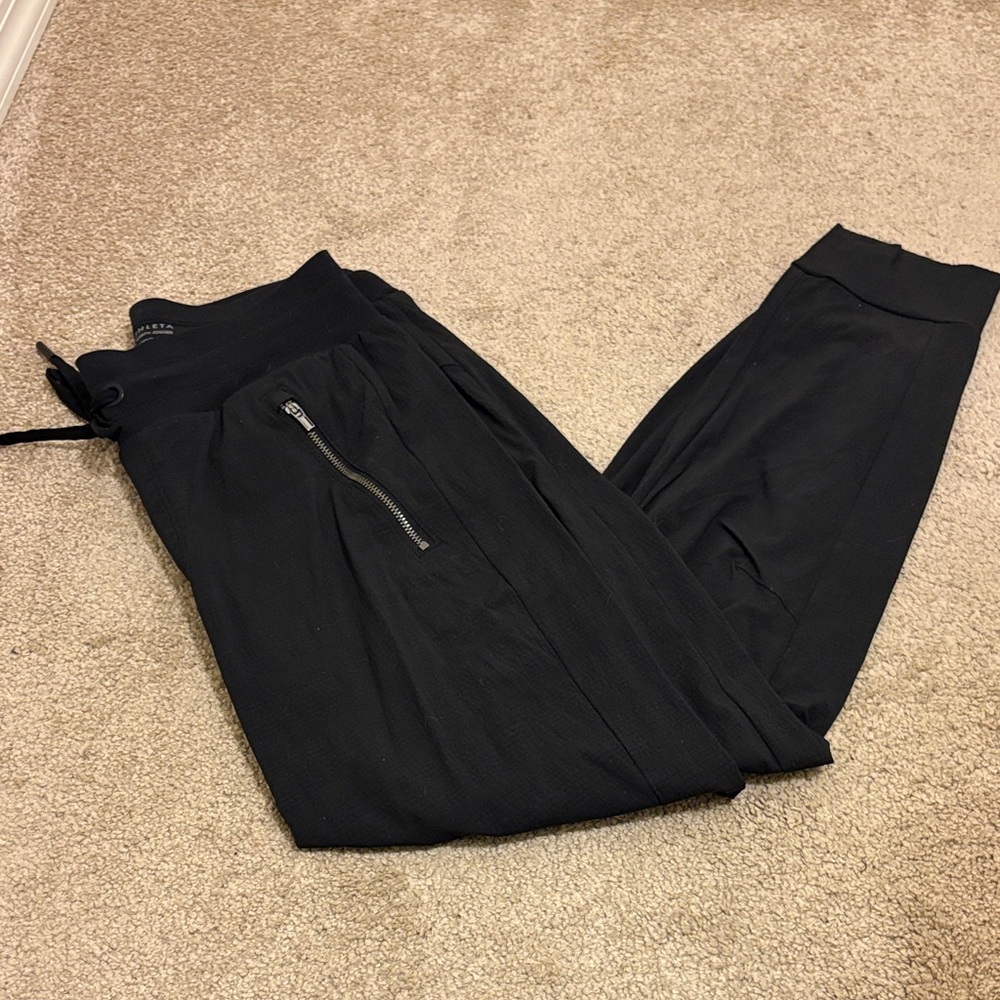 Athleta Black Trekkie North Jogger
